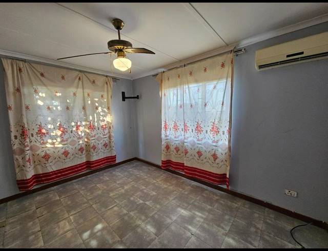 6 BEDROOM HOUSE FOR SALE IN EVEREST HEIGHTS